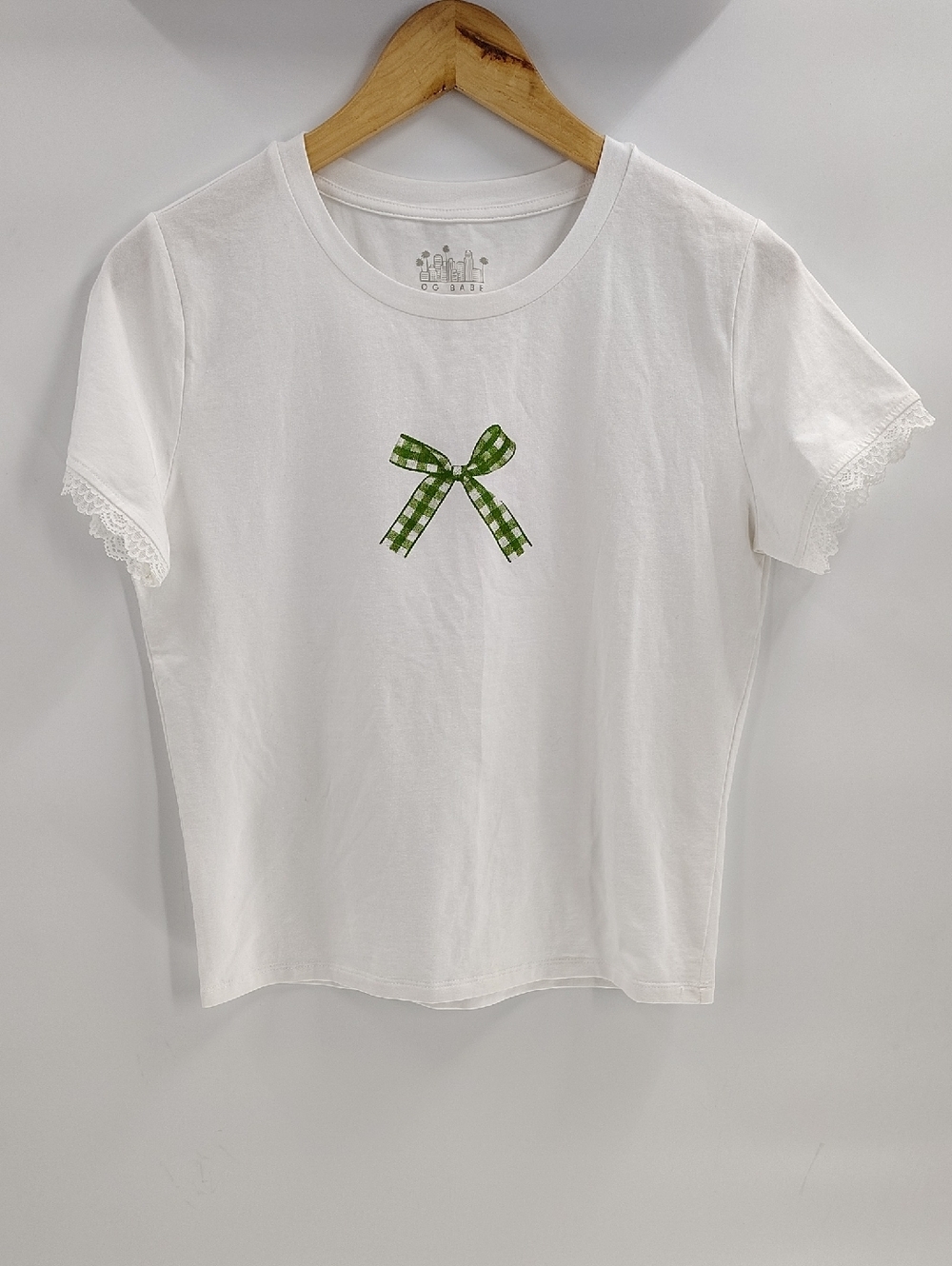 OG Babe Tee Size Large White Green Bow Lace Sleeves Stretch Fitted